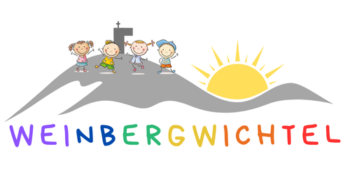 Weinbergwichtel-Logo: Vier fröhliche Kinder stehen auf einem stilisierten Weinberg-Hügel neben dem Aussichtsturm Via Regia am Weinberg Hünfeld, während rechts eine Sonne aufgeht; darunter der bunte Schriftzug „Weinbergwichtel“.